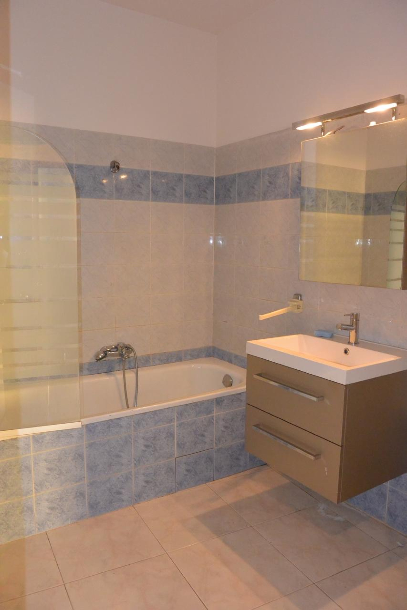 Image_3, Immeuble, Aubagne, ref :Huveaune